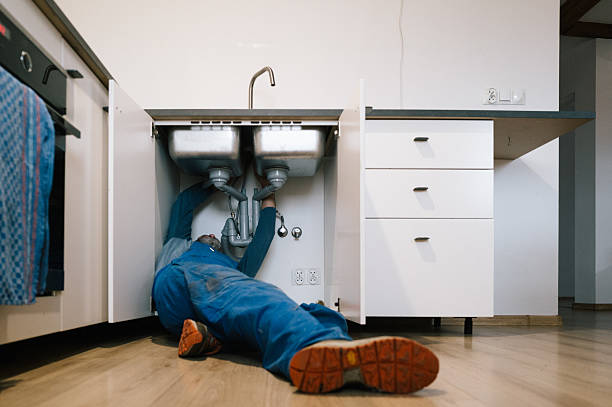 Professional Leak Detection technician working in Le Claire, IA
